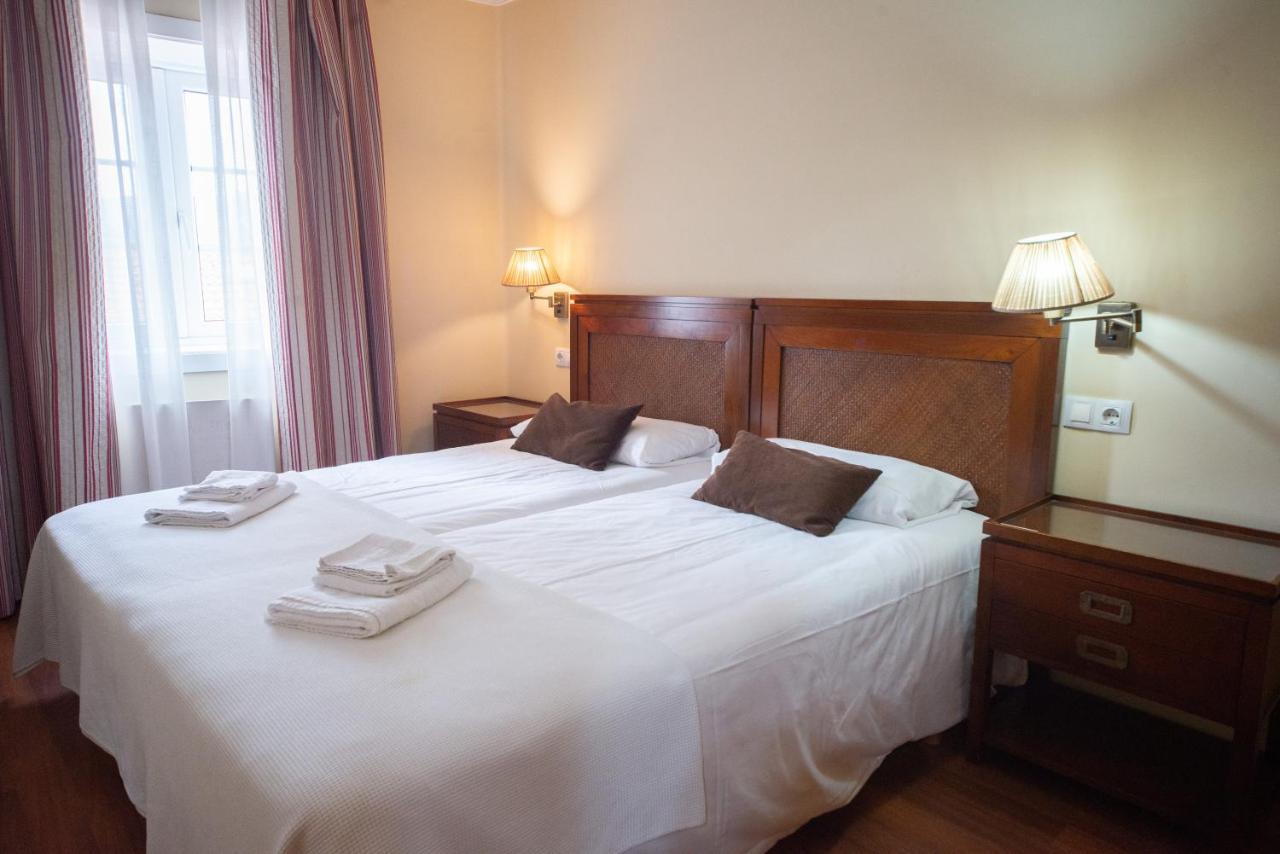 Cabalo Furado Tui Hotel Bagian luar foto