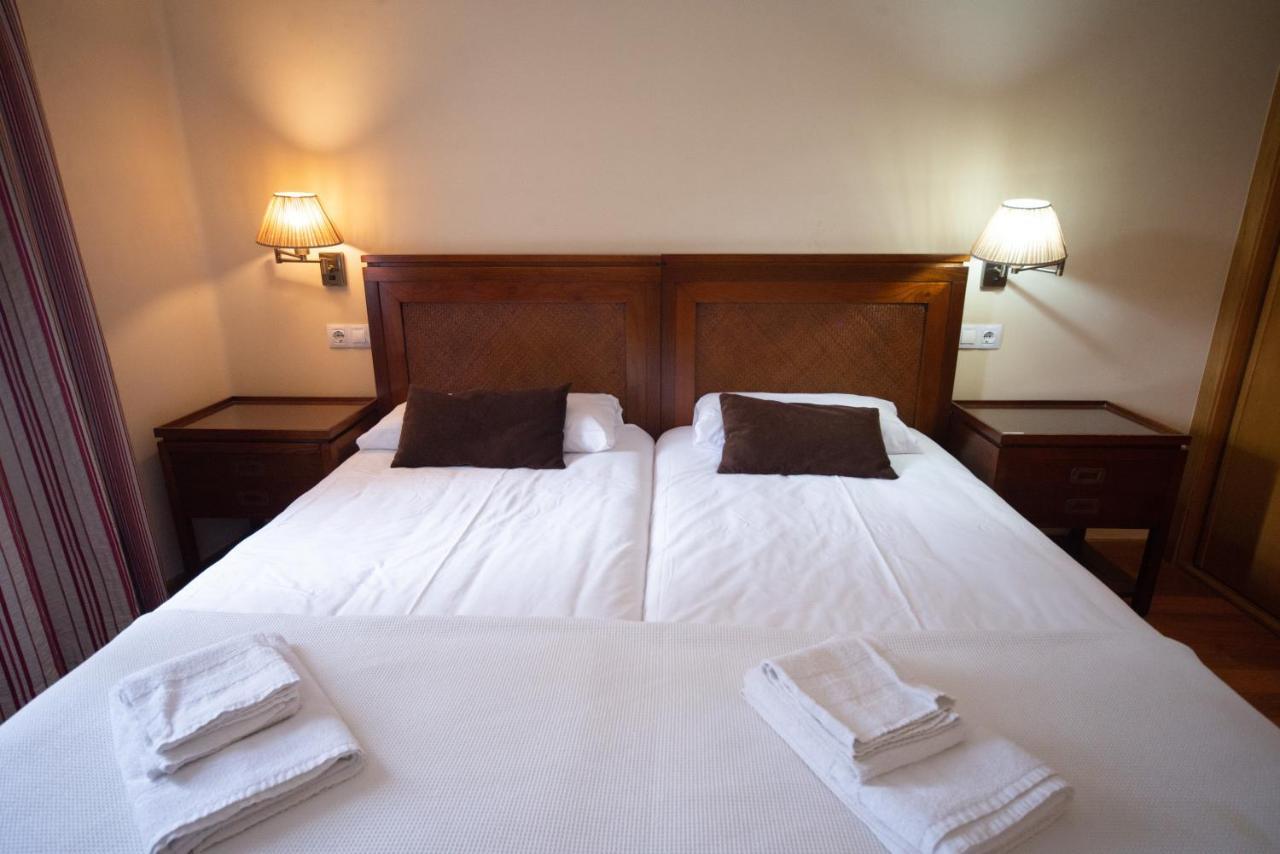 Cabalo Furado Tui Hotel Bagian luar foto