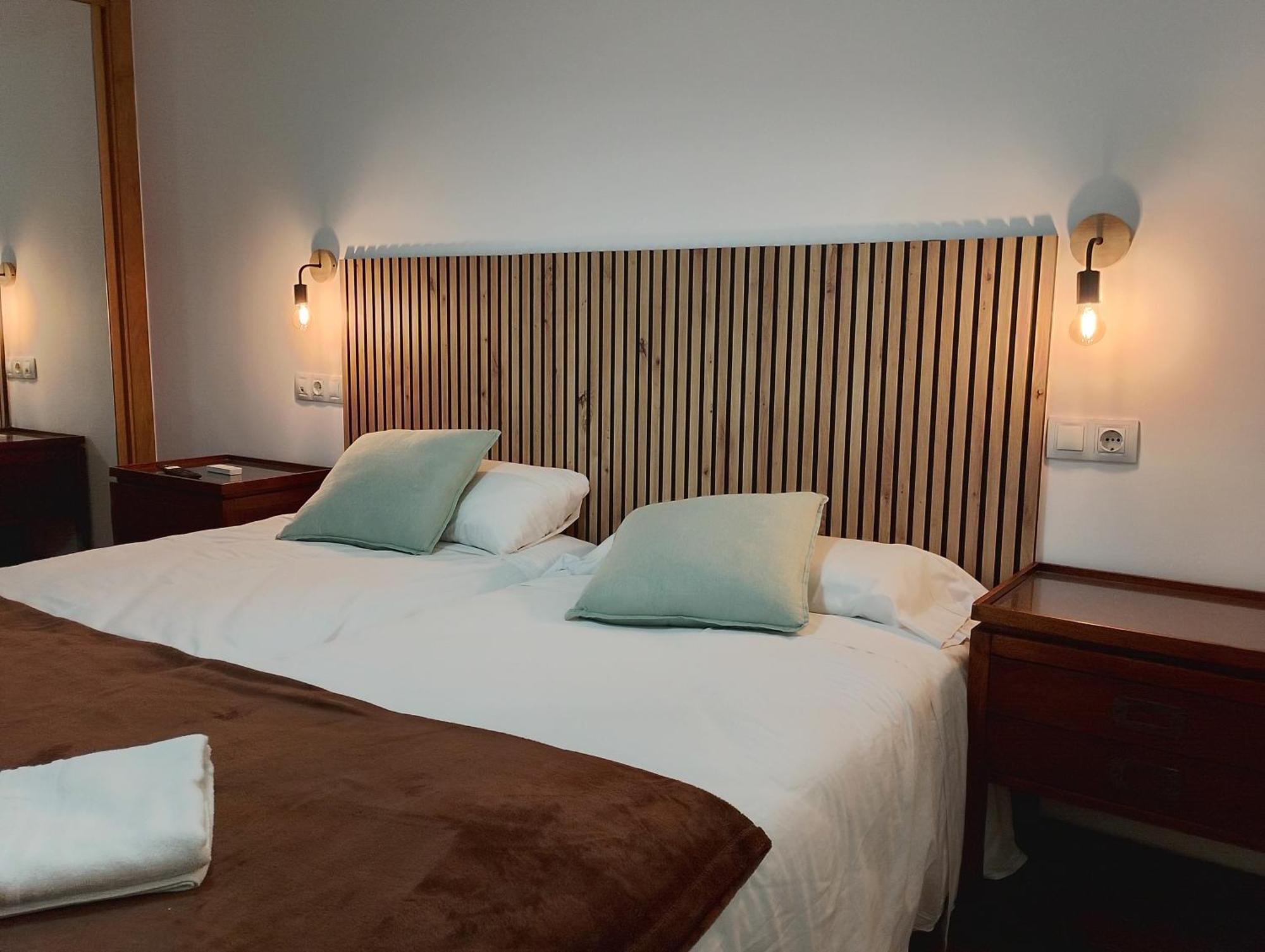 Cabalo Furado Tui Hotel Bagian luar foto
